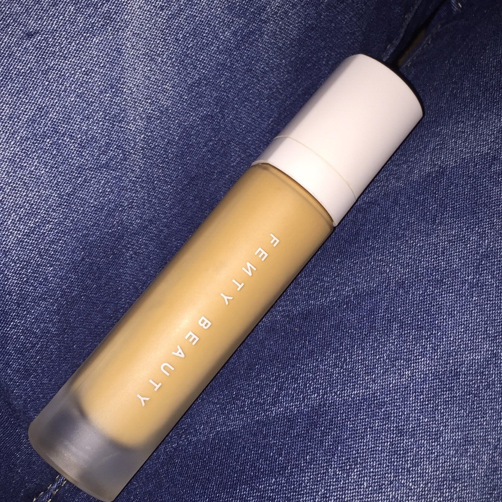 Fenty Beauty Foundation (250)
